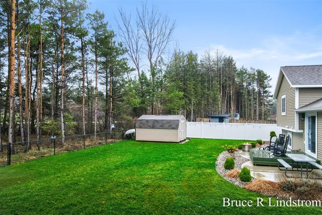 1157 Spruce Pointe Drive, Whitehall, MI 49461