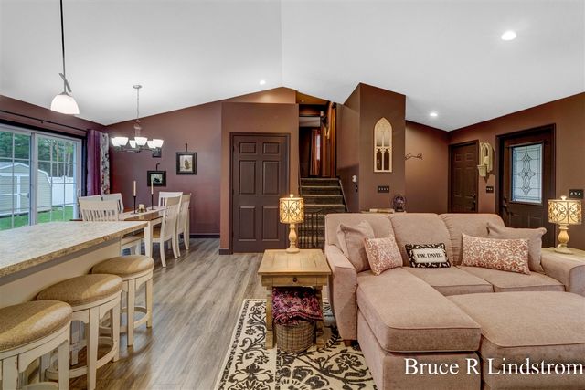 1157 Spruce Pointe Drive, Whitehall, MI 49461