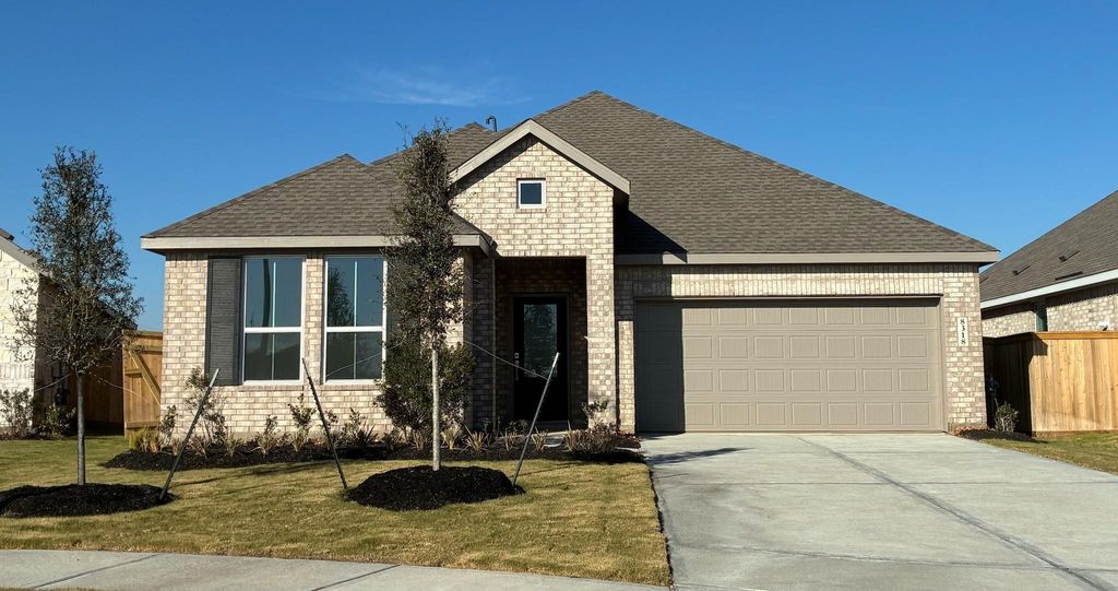 8318 Opal Pond Drive, Angleton, TX 77515