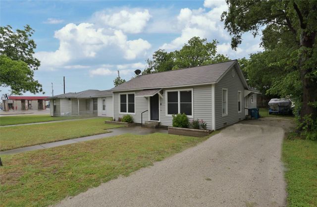 2021 Denison Street, Denton, TX 76201