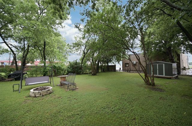 2021 Denison Street, Denton, TX 76201