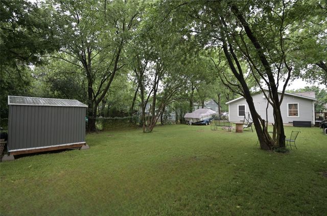 2021 Denison Street, Denton, TX 76201