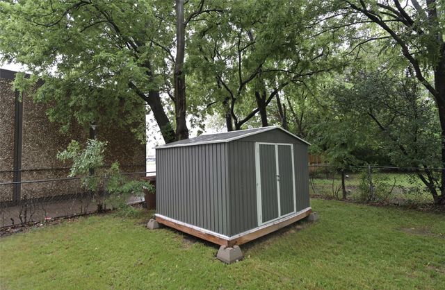 2021 Denison Street, Denton, TX 76201