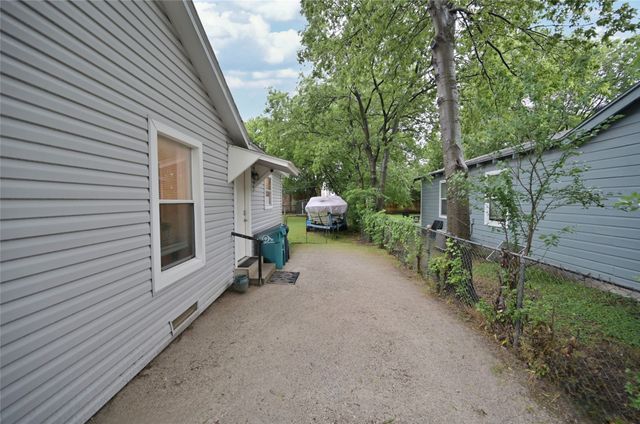 2021 Denison Street, Denton, TX 76201