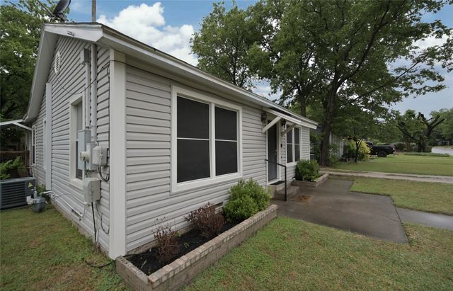 2021 Denison Street, Denton, TX 76201