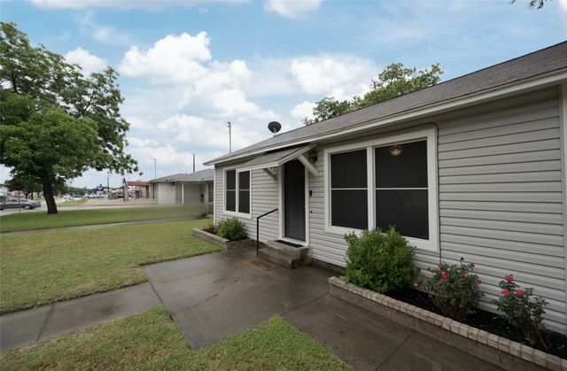 2021 Denison Street, Denton, TX 76201