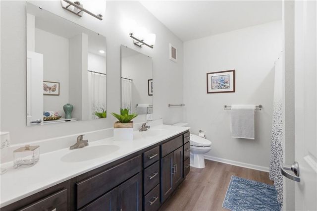 7800 W 123rd Street 116, Overland Park, KS 66213
