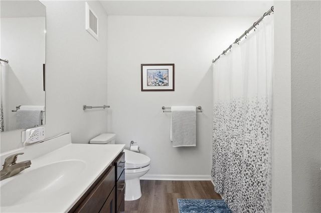 7800 W 123rd Street 116, Overland Park, KS 66213