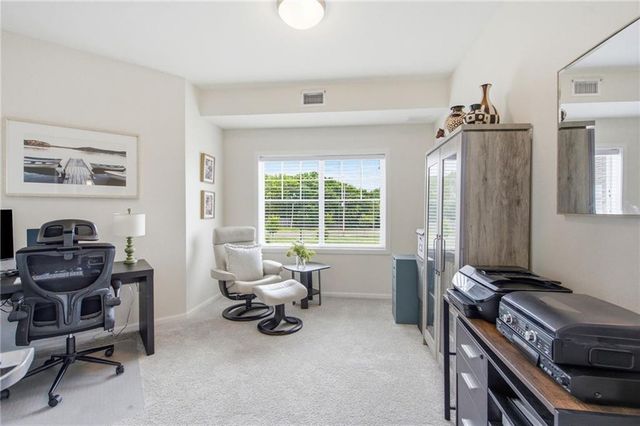 7800 W 123rd Street 116, Overland Park, KS 66213