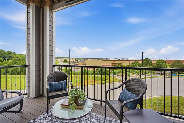 7800 W 123rd Street 116, Overland Park, KS 66213
