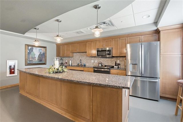 7800 W 123rd Street 116, Overland Park, KS 66213