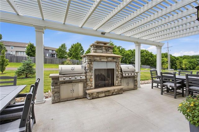 7800 W 123rd Street 116, Overland Park, KS 66213