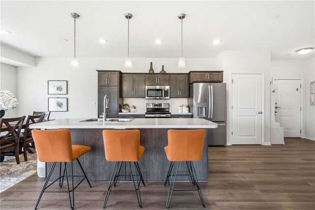 7800 W 123rd Street 116, Overland Park, KS 66213