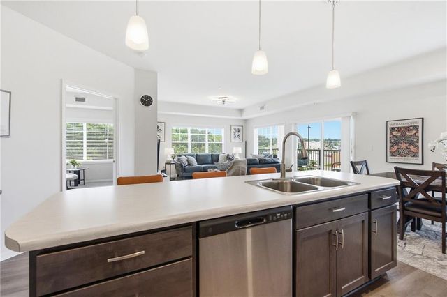 7800 W 123rd Street 116, Overland Park, KS 66213