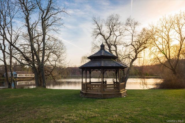 392 Heritage Hills A, Somers, NY 10589