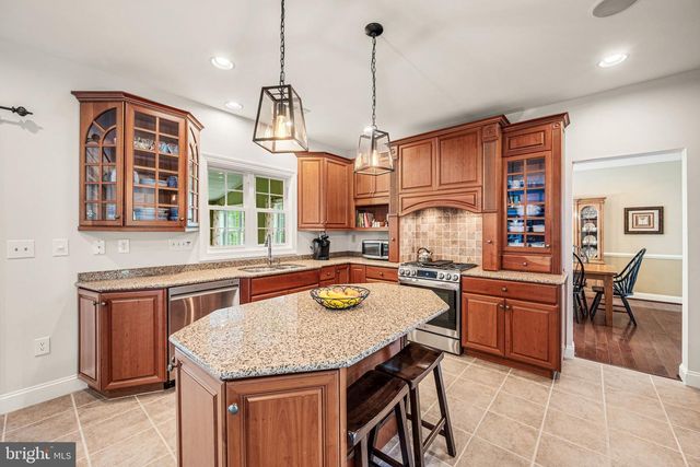 4 FAIRWIND LN, Exton, PA 19341
