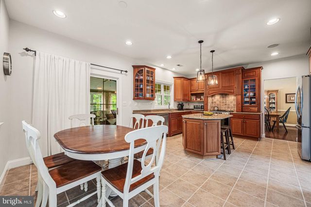 4 FAIRWIND LN, Exton, PA 19341