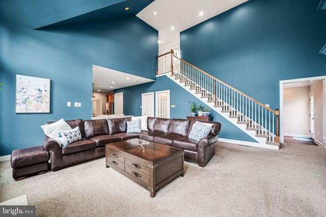 4 FAIRWIND LN, Exton, PA 19341