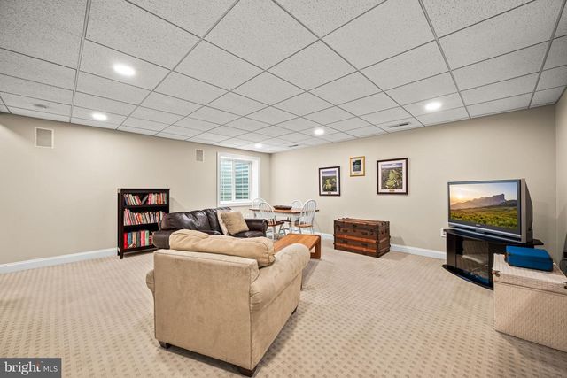 4 FAIRWIND LN, Exton, PA 19341