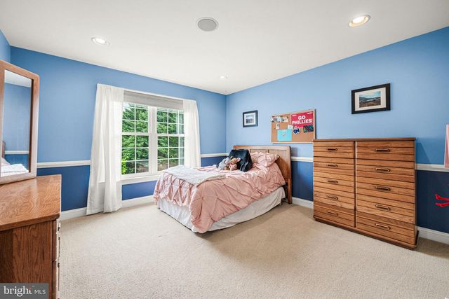 4 FAIRWIND LN, Exton, PA 19341