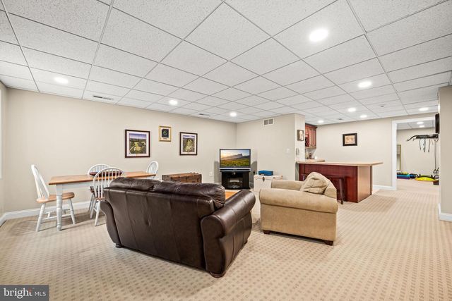 4 FAIRWIND LN, Exton, PA 19341