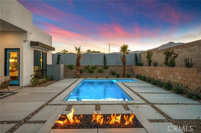 80 Lineta Way, La Quinta, CA 92253