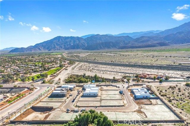 80 Lineta Way, La Quinta, CA 92253