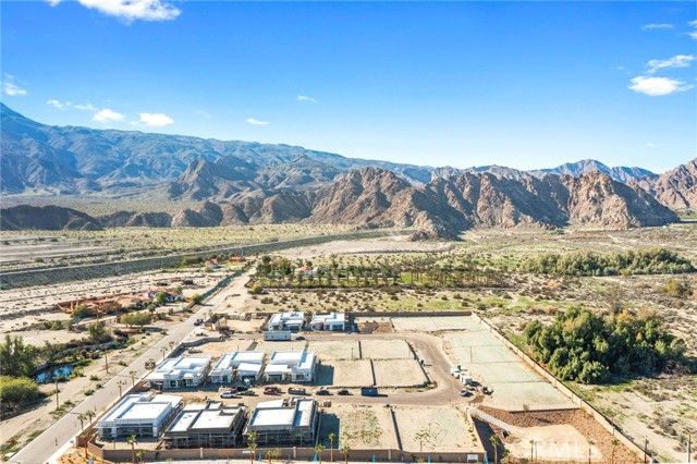 80 Lineta Way, La Quinta, CA 92253