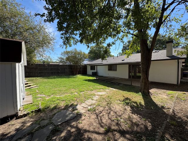 6645 Starnes Road, Watauga, TX 76148