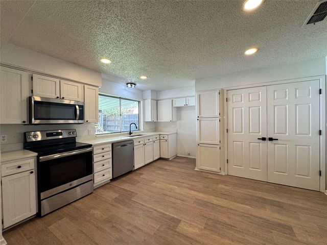 6645 Starnes Road, Watauga, TX 76148