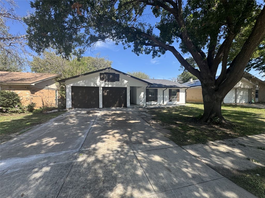 6645 Starnes Road, Watauga, TX 76148