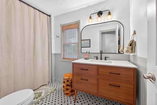 148 E Welch Avenue, Columbus, OH 43207