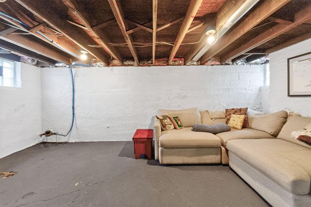 148 E Welch Avenue, Columbus, OH 43207