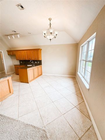 374 SE Willow Lane, Lawton, OK 73501