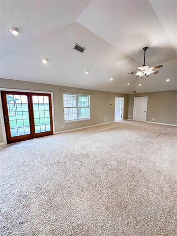 374 SE Willow Lane, Lawton, OK 73501