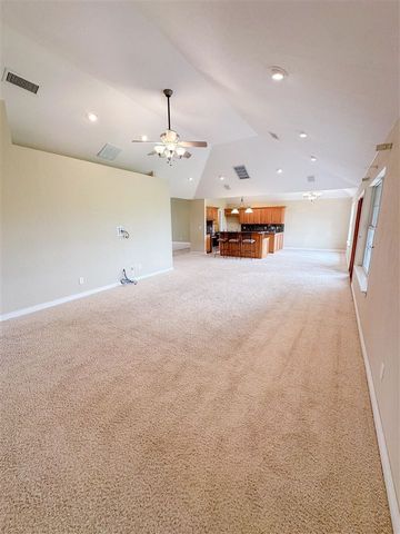 374 SE Willow Lane, Lawton, OK 73501