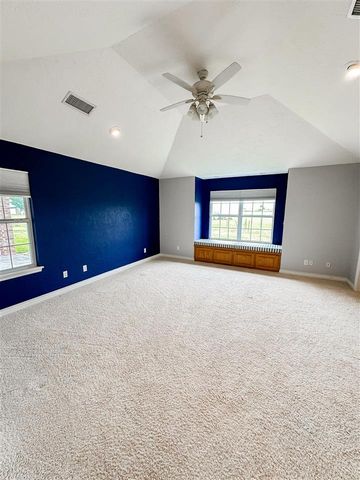374 SE Willow Lane, Lawton, OK 73501
