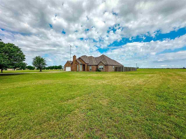 374 SE Willow Lane, Lawton, OK 73501