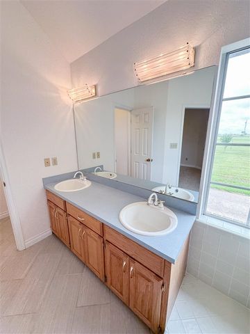 374 SE Willow Lane, Lawton, OK 73501