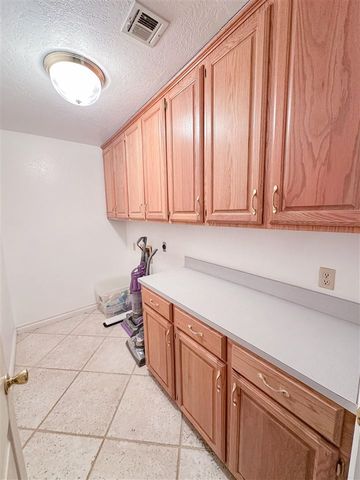 374 SE Willow Lane, Lawton, OK 73501