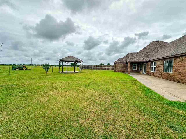 374 SE Willow Lane, Lawton, OK 73501