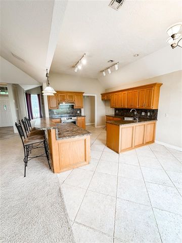 374 SE Willow Lane, Lawton, OK 73501