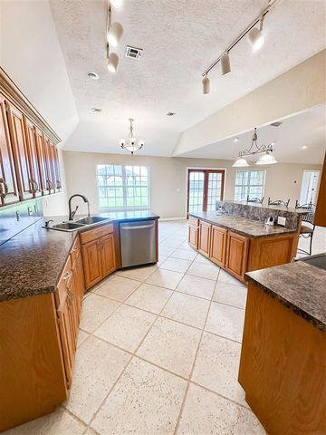 374 SE Willow Lane, Lawton, OK 73501