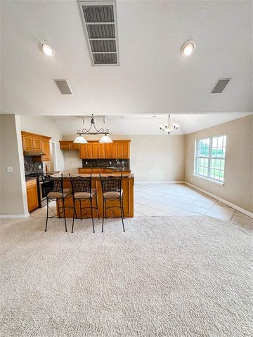 374 SE Willow Lane, Lawton, OK 73501