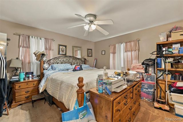 20805 Halsted Rd, Northville, MI 48167