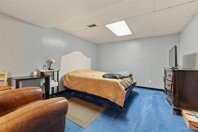 20805 Halsted Rd, Northville, MI 48167