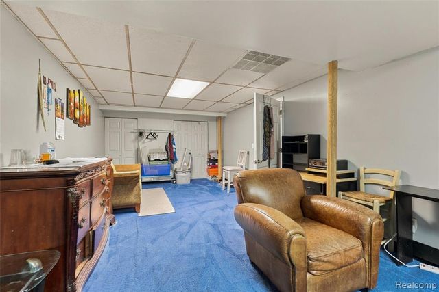20805 Halsted Rd, Northville, MI 48167