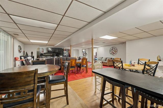 20805 Halsted Rd, Northville, MI 48167