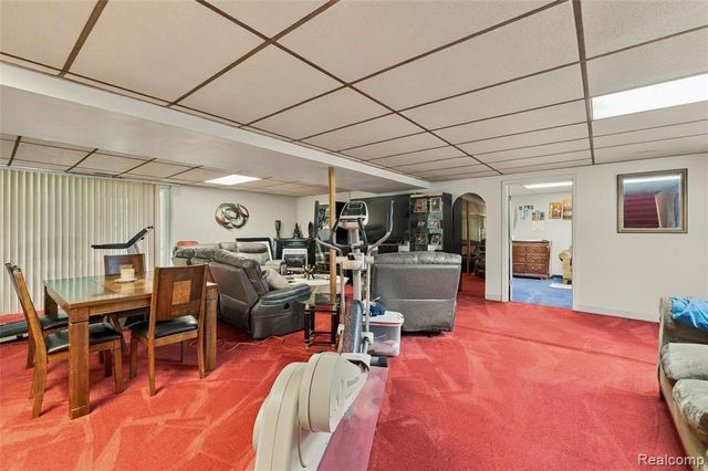 20805 Halsted Rd, Northville, MI 48167