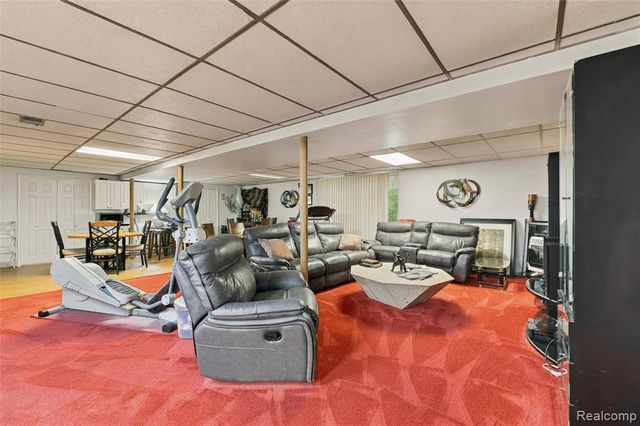20805 Halsted Rd, Northville, MI 48167